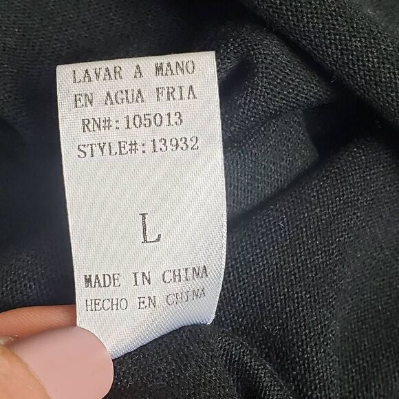 Andree by unit Large Stripe Black White Sweater - Picture 6 of 6